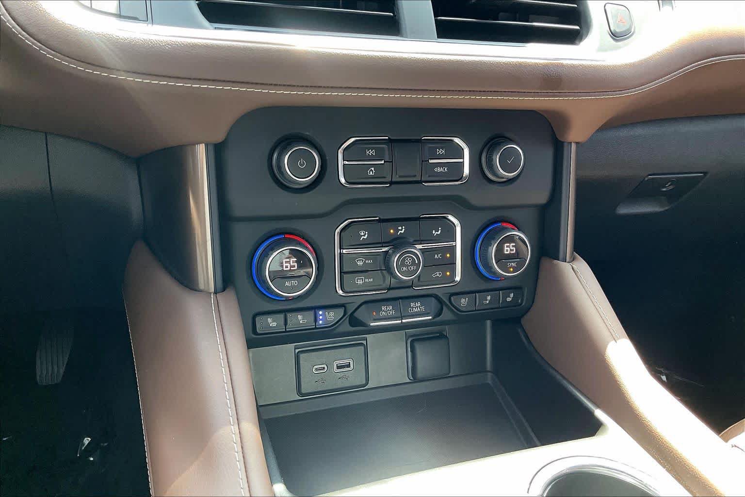 Used 2023 Chevrolet Tahoe High Country AWD/4WD image 32