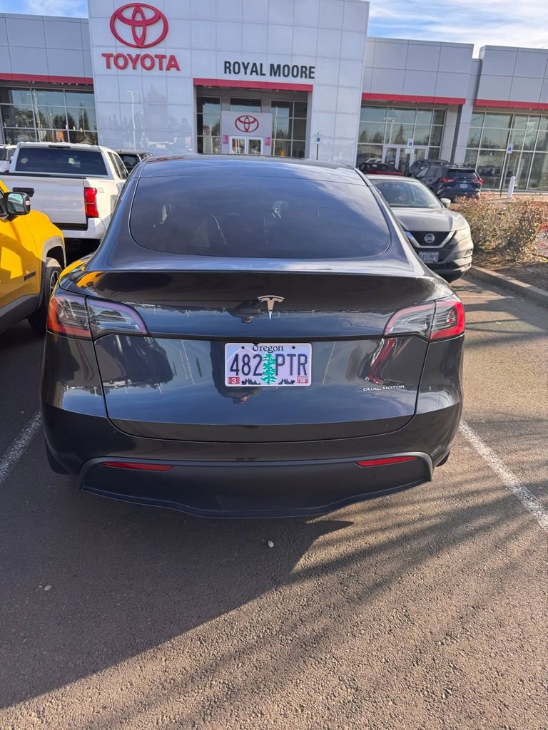 Used 2024 Tesla Model Y Long Range image 3