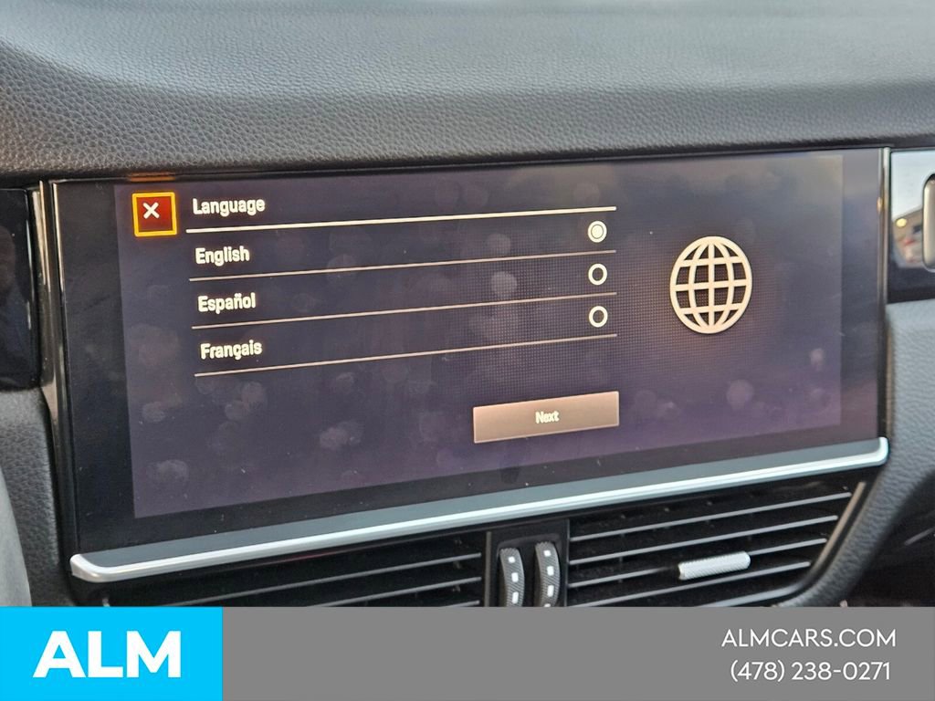 Used 2023 Porsche Cayenne Platinum Edition image 23