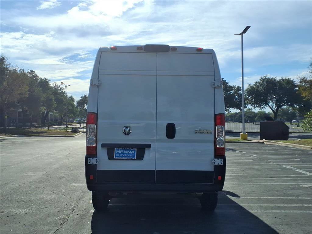 Used 2024 RAM ProMaster 2500 w/ Convenience Group FWD image 7