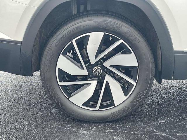 Certified 2026 Volkswagen Atlas SE FWD image 9