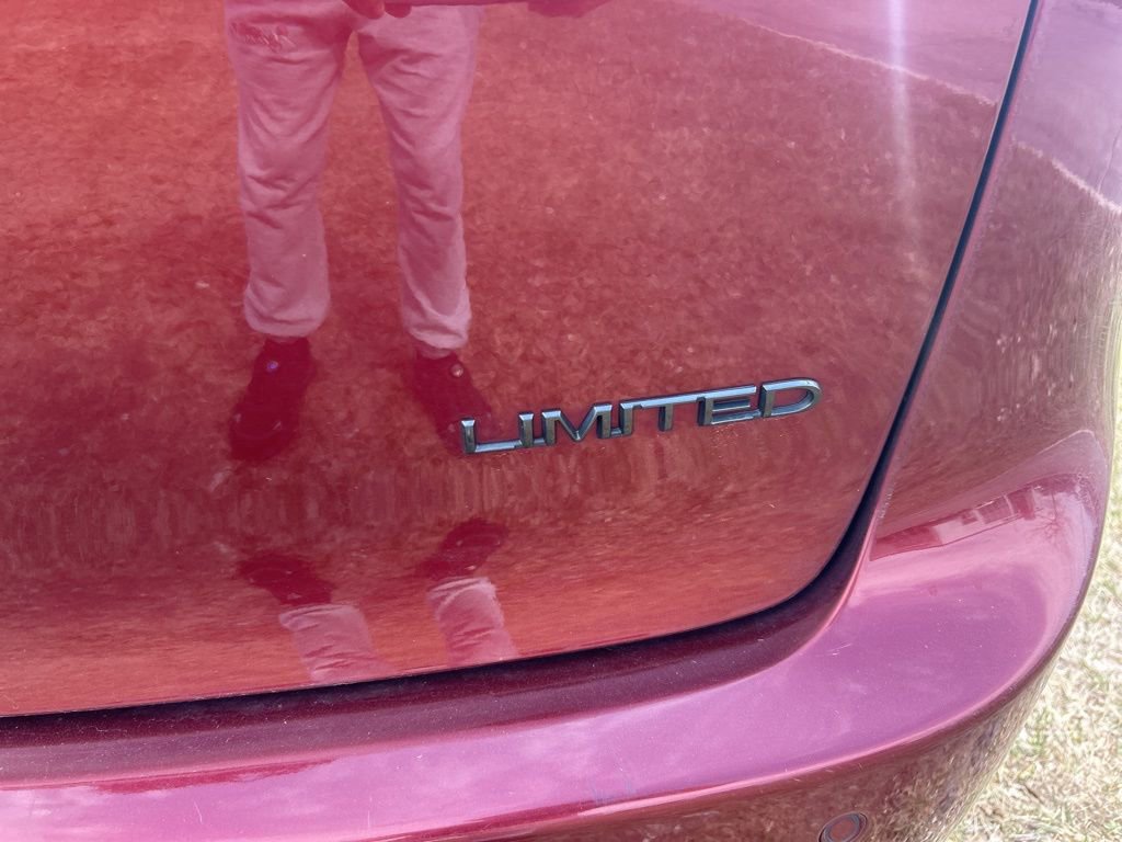 Used 2019 Chrysler Pacifica Limited w/ S Appearance Package image 5