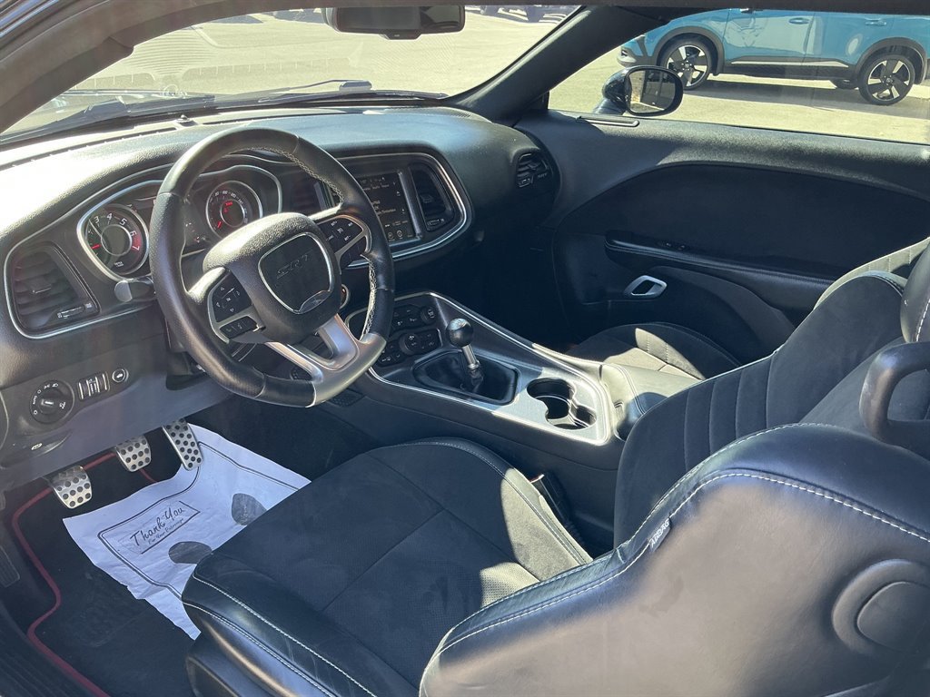 Used 2015 Dodge Challenger SRT RWD image 13