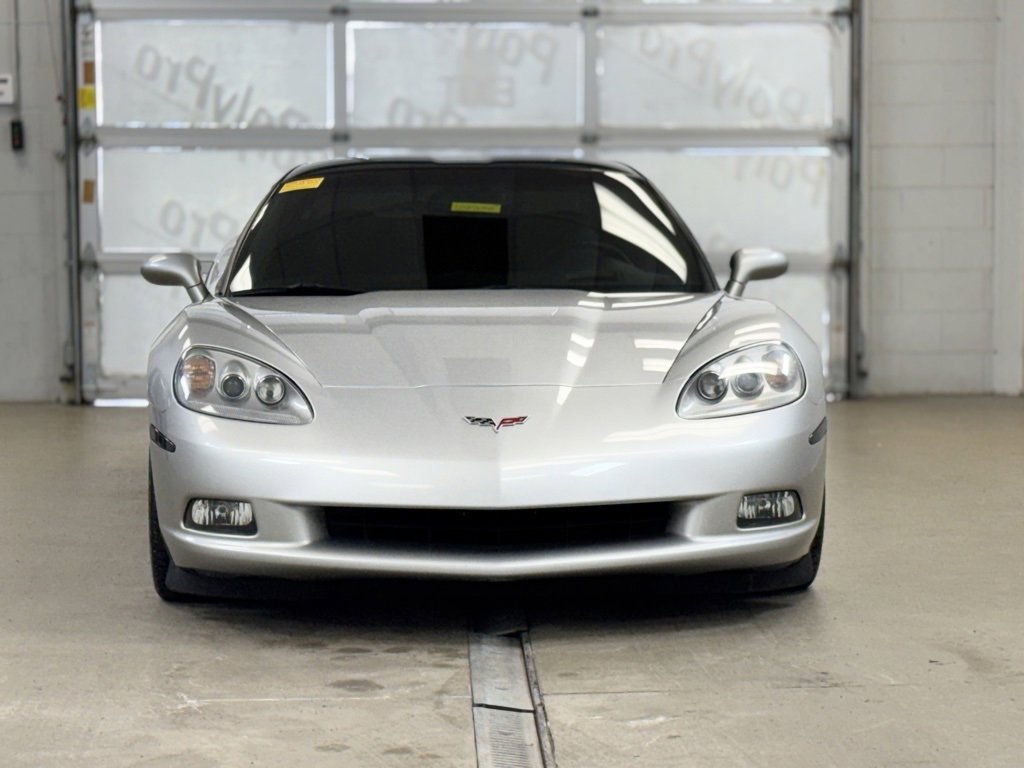 Used 2005 Chevrolet Corvette Base w/ Preferred Equipment Group image 2