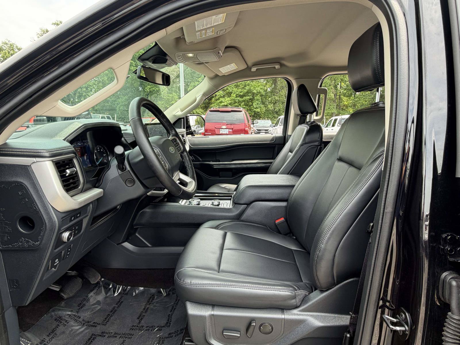 Used 2022 Ford Expedition XLT AWD/4WD image 22