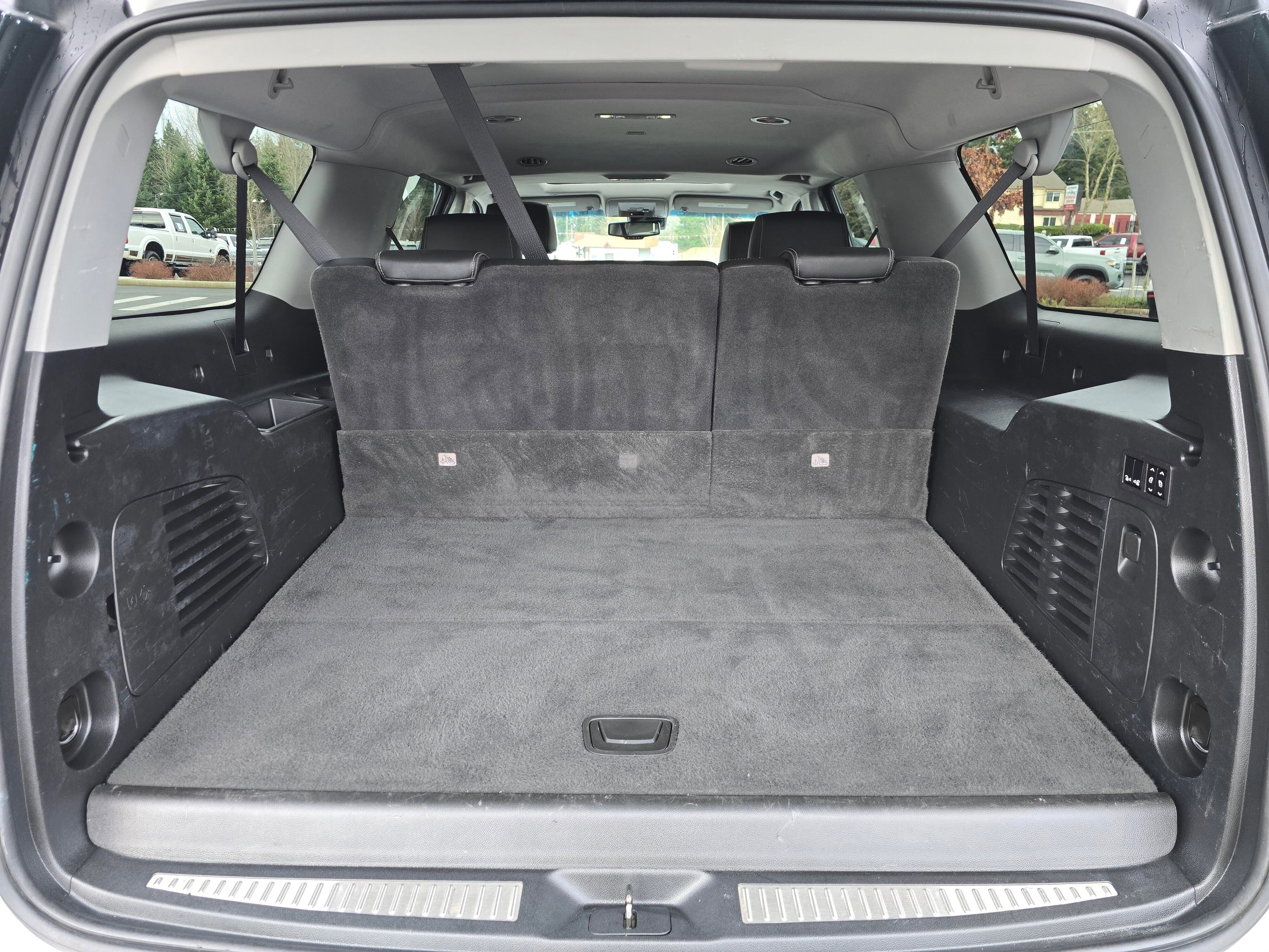 Used 2020 GMC Yukon XL Denali w/ Denali Premium Package image 12