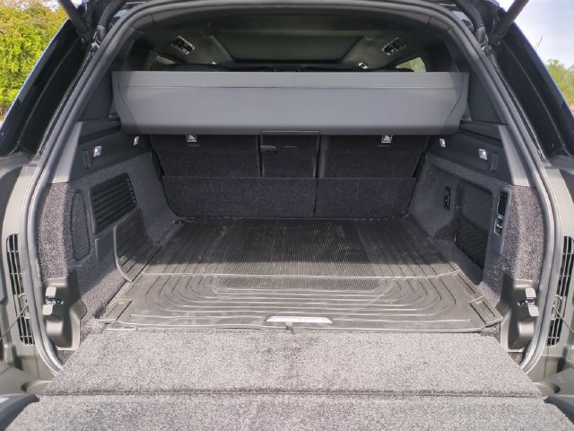 New 2026 Land Rover Range Rover SV AWD/4WD image 16