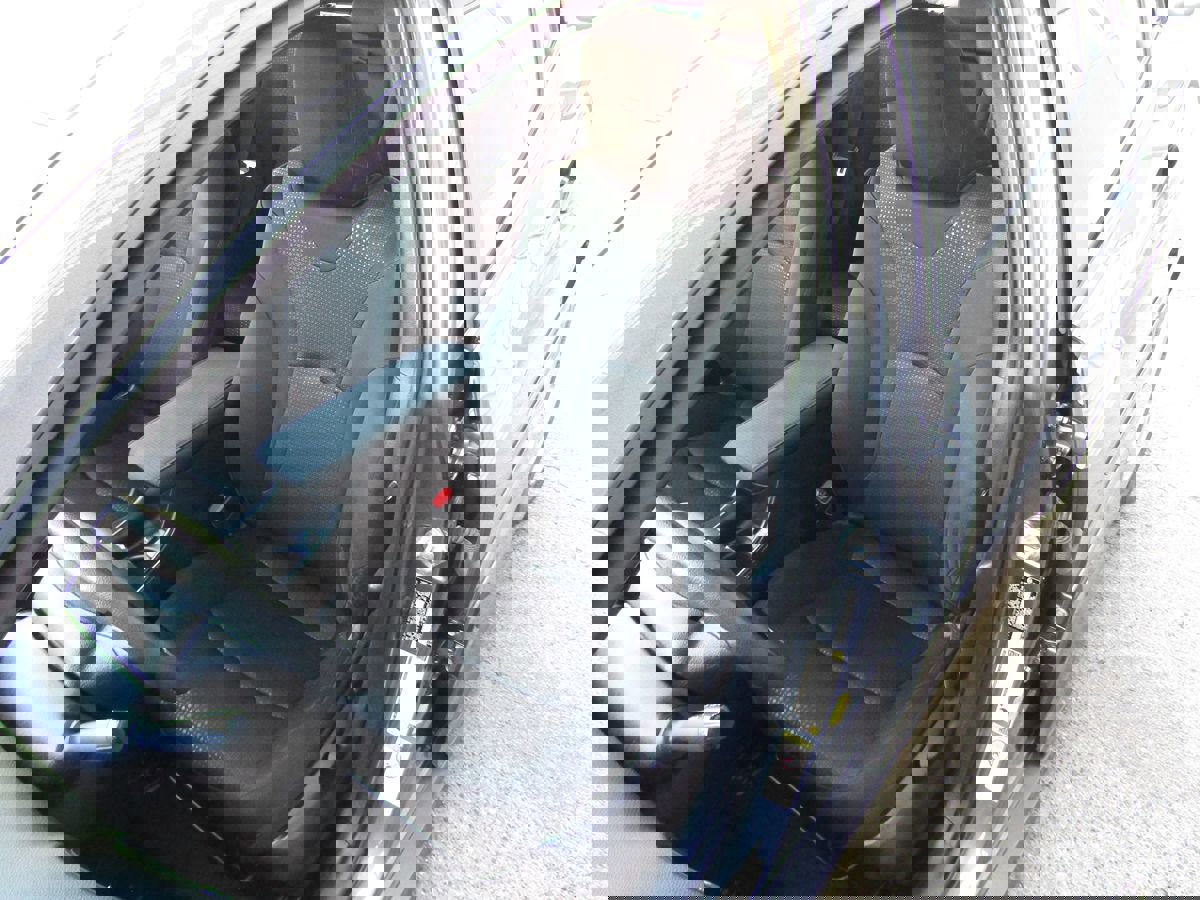 Used 2022 Toyota Prius LE image 32