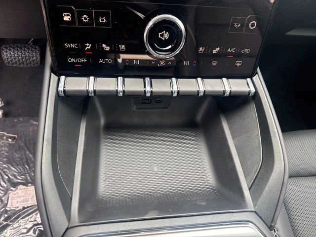 New 2026 GMC Terrain Denali w/ LPO, Black Badging Package image 20