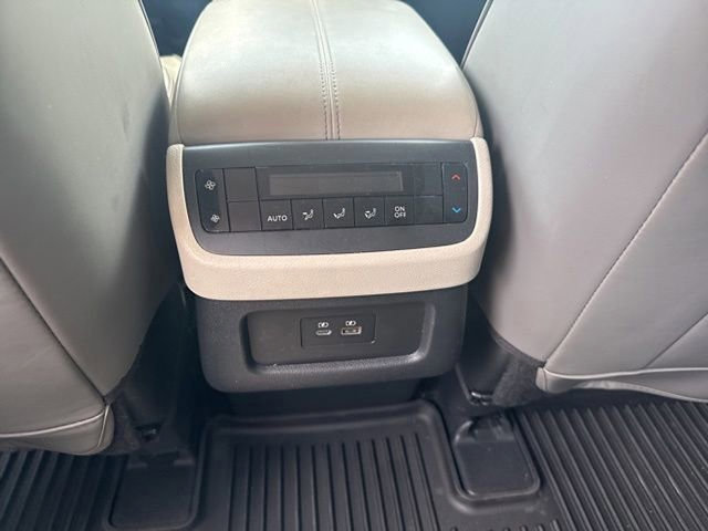 Used 2023 Nissan Pathfinder SV w/ SV Premium Package AWD/4WD image 18