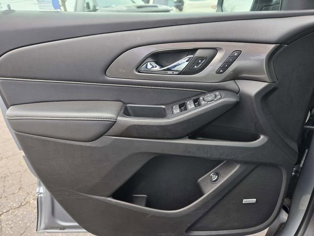 Used 2023 Chevrolet Traverse Premier image 34