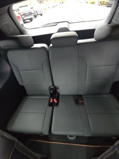 New 2026 GMC Acadia AT4 w/ Luxury Package image 16