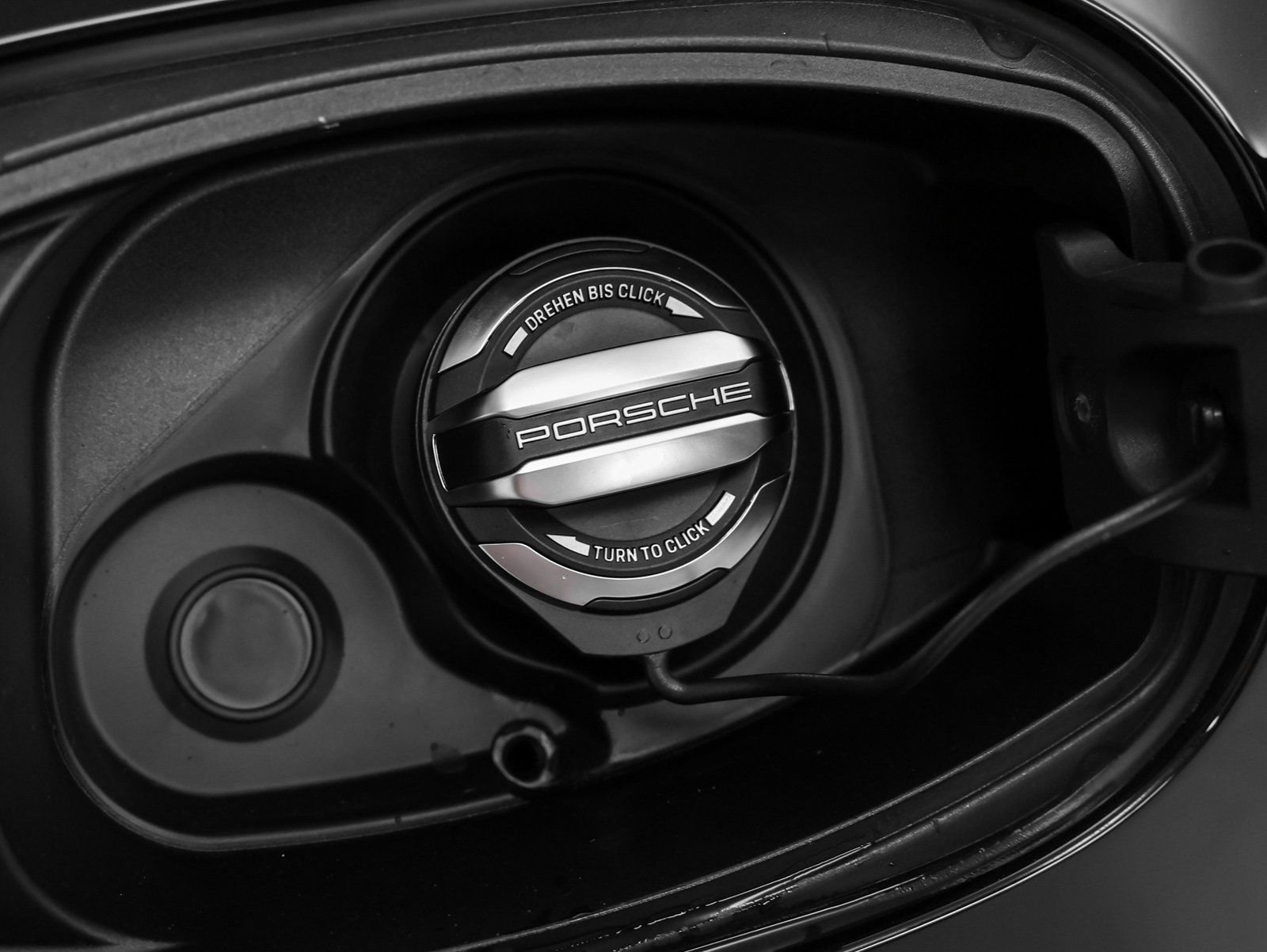 Certified 2025 Porsche Cayenne image 17