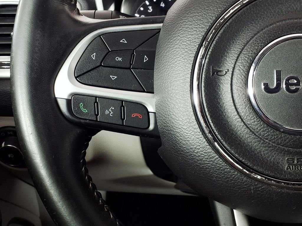 Used 2018 Jeep Compass Latitude w/ Popular Equipment Group FWD image 18