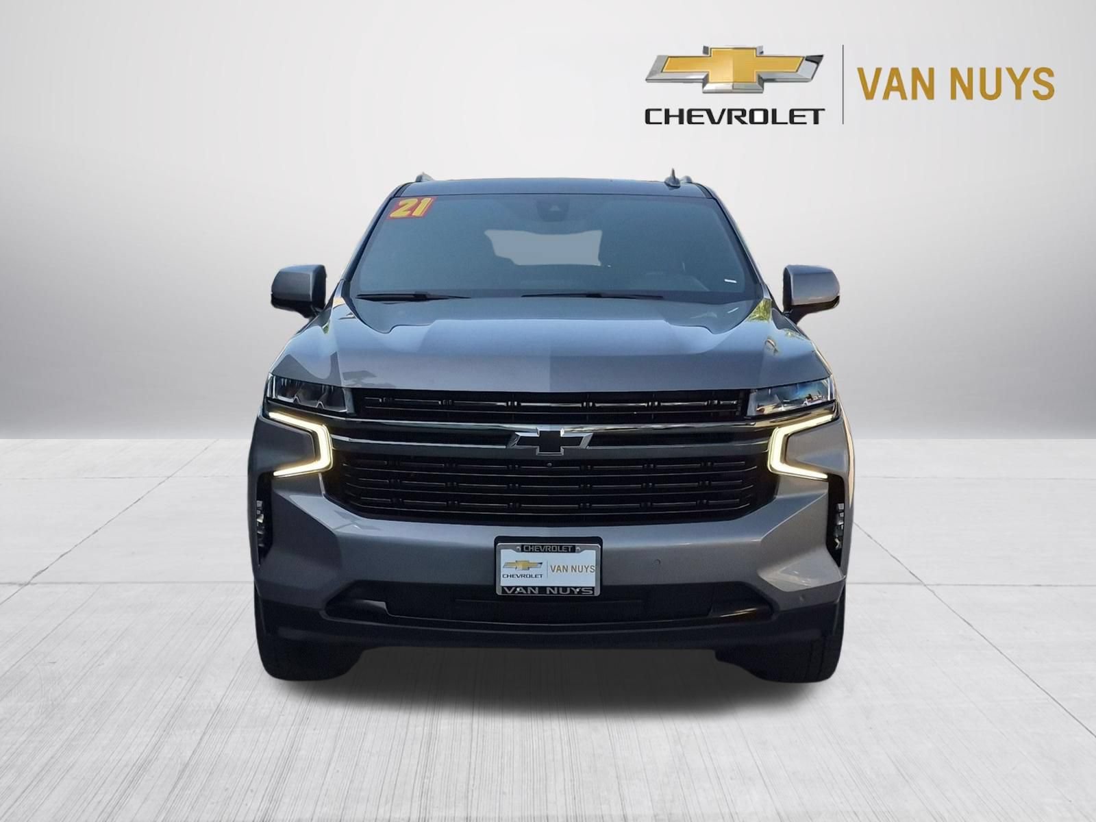 Used 2021 Chevrolet Suburban RST w/ Luxury Package RWD image 2