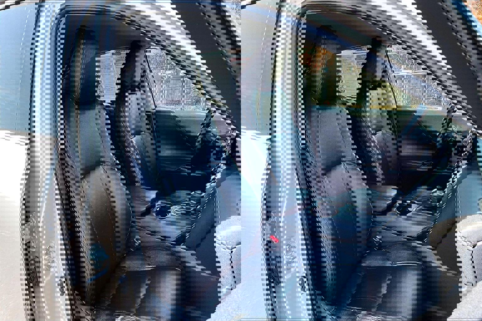 Used 2021 Toyota Venza LE image 7