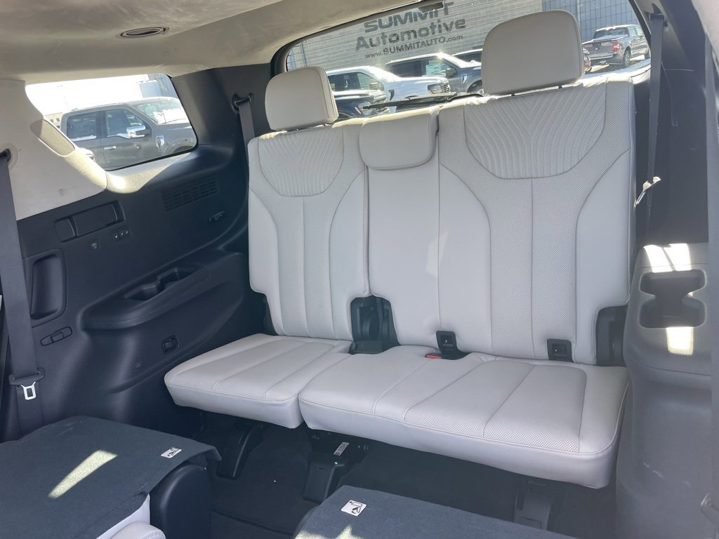 Used 2024 Hyundai Palisade Calligraphy image 9