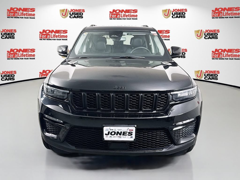 Used 2023 Jeep Grand Cherokee Limited w/ Black Appearance Package AWD/4WD image 13
