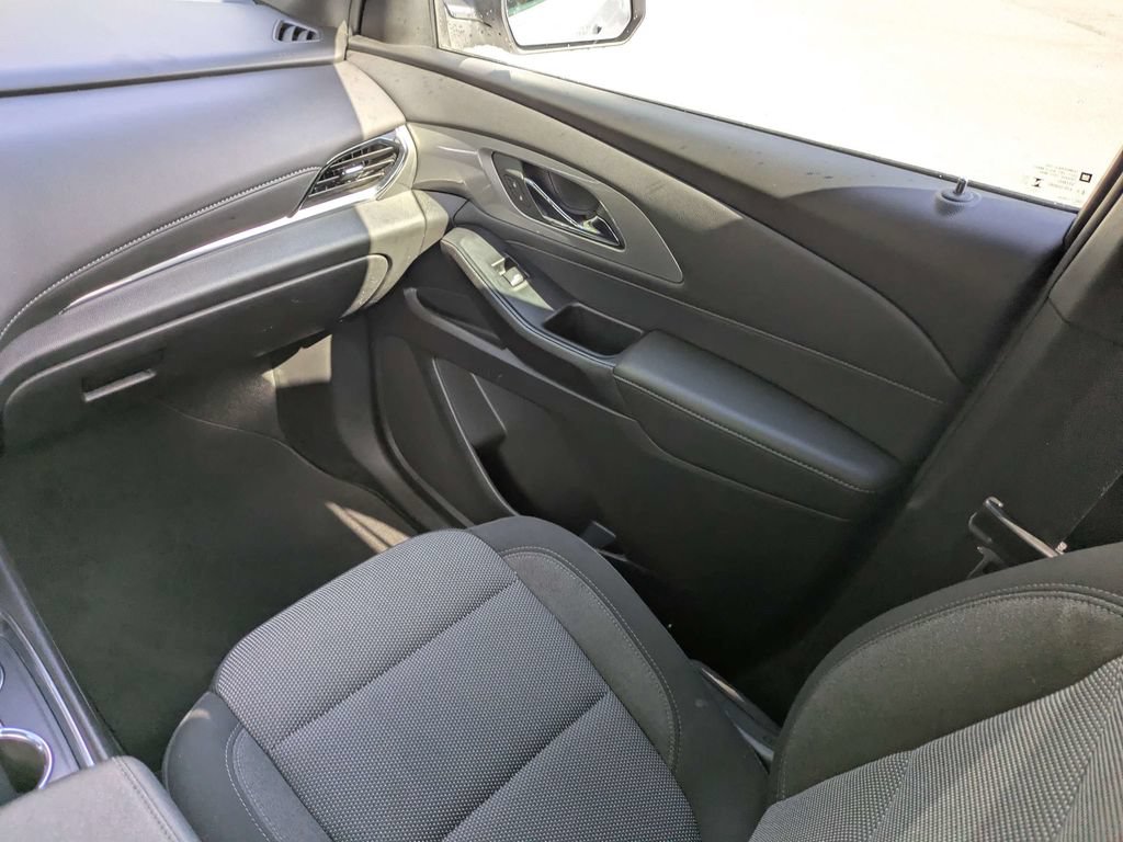 Used 2023 Chevrolet Traverse LT AWD/4WD image 18