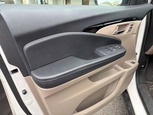 Used 2016 Honda Pilot Elite image 22