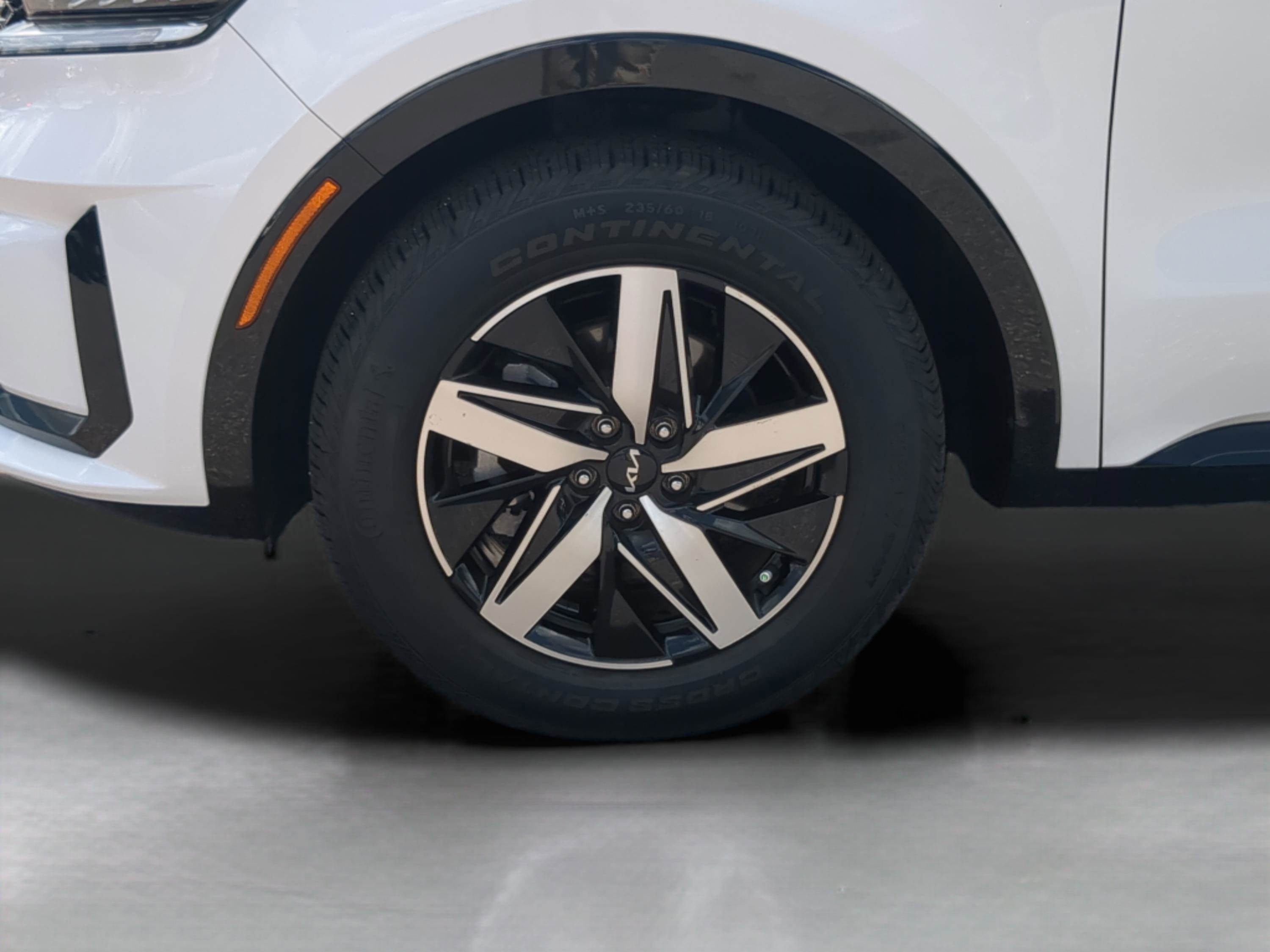 Certified 2023 Kia Sorento S w/ Panoramic Sunroof Package FWD image 24