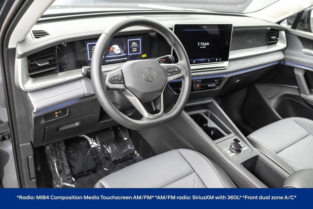 Used 2025 Volkswagen Tiguan SE image 4