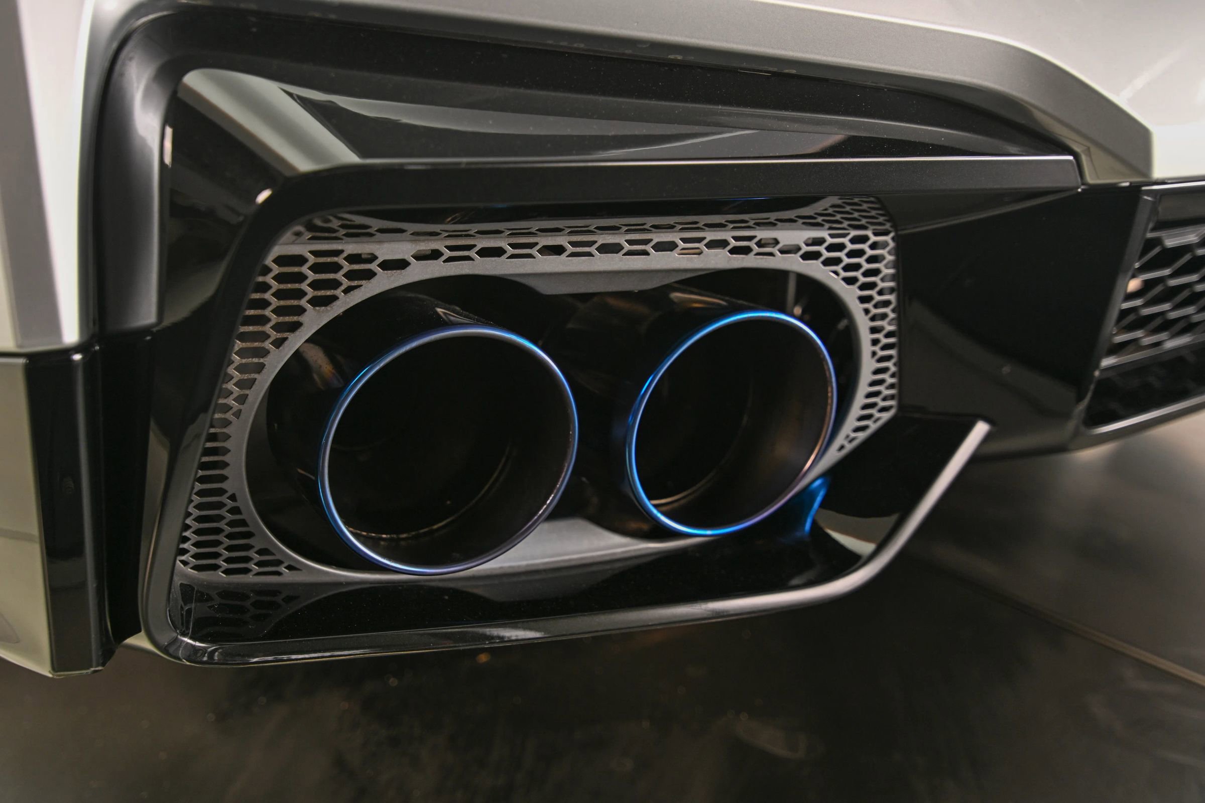 Used 2024 Nissan GT-R Premium w/ Floor Mat Package AWD/4WD image 36