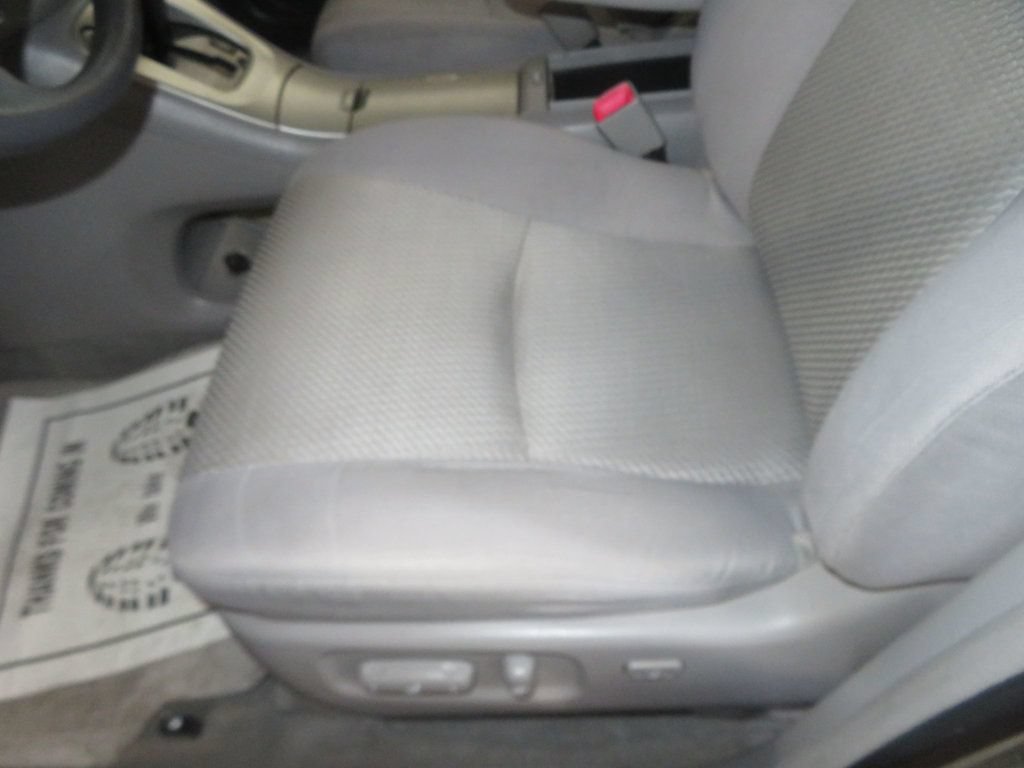 Used 2004 Toyota Highlander 4WD V6 image 15
