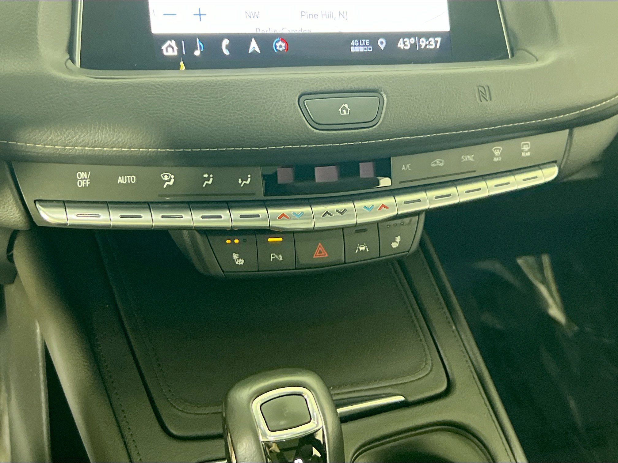 Used 2019 Cadillac XT4 Premium Luxury w/ Technology Package image 15