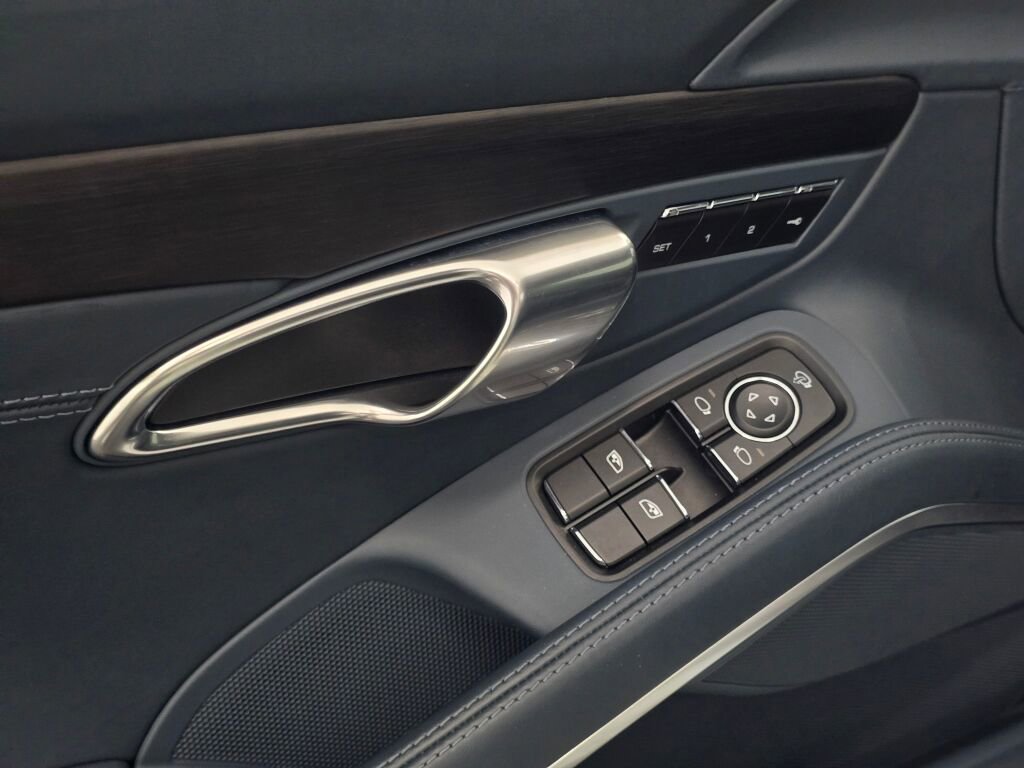 Certified 2024 Porsche 718 Cayman GTS RWD image 21
