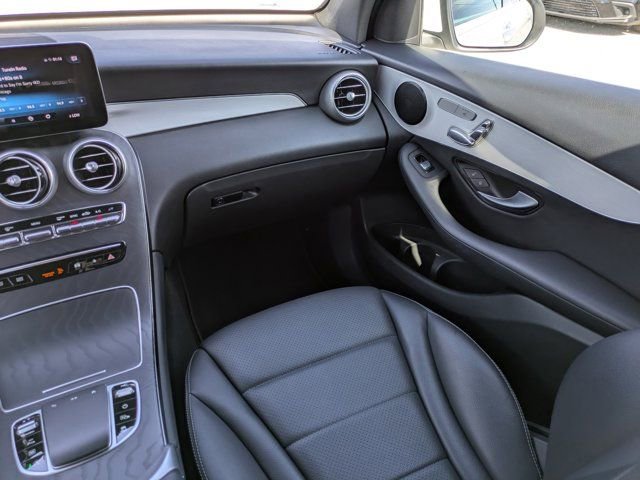 Used 2022 Mercedes-Benz GLC 300 w/ Premium Package Lite image 18