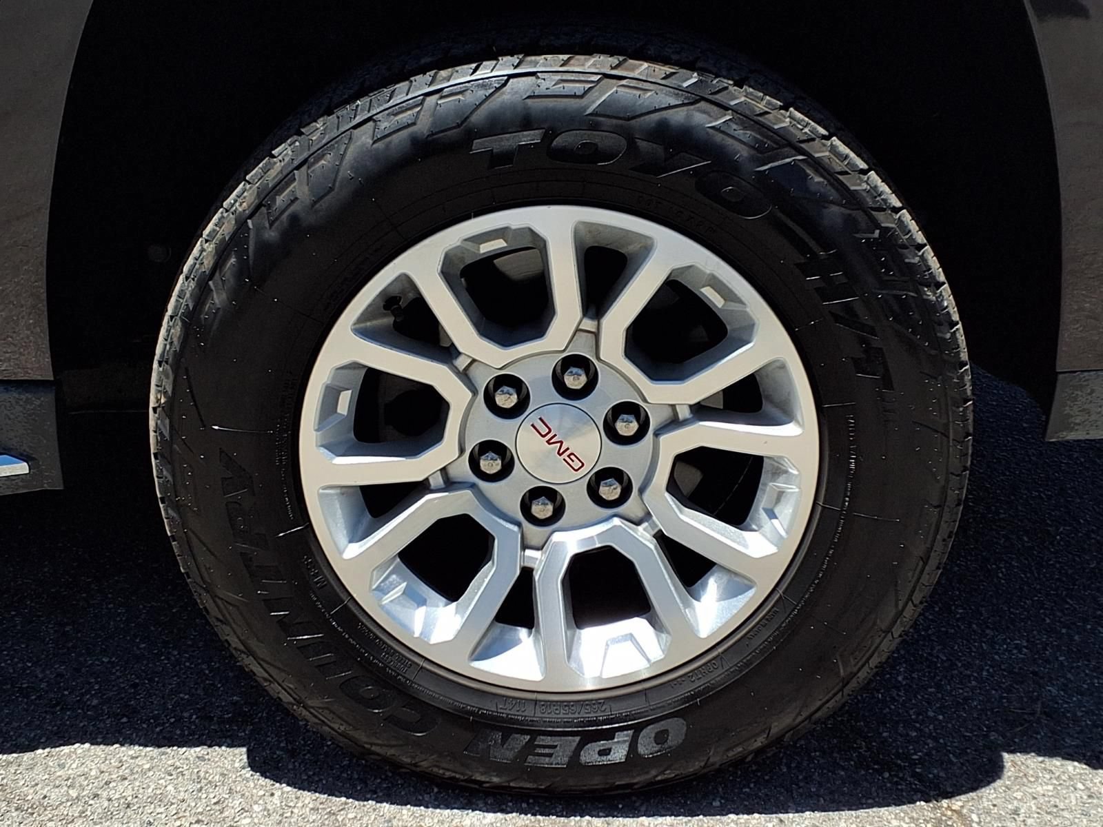 Used 2016 GMC Yukon XL SLT w/ HD Trailering Package RWD image 4