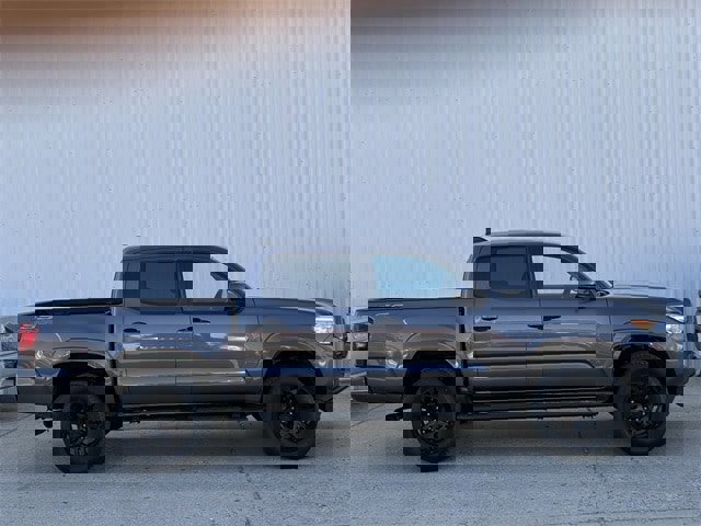 Used 2022 Toyota Tacoma SR w/ SR Convenience Package image 3