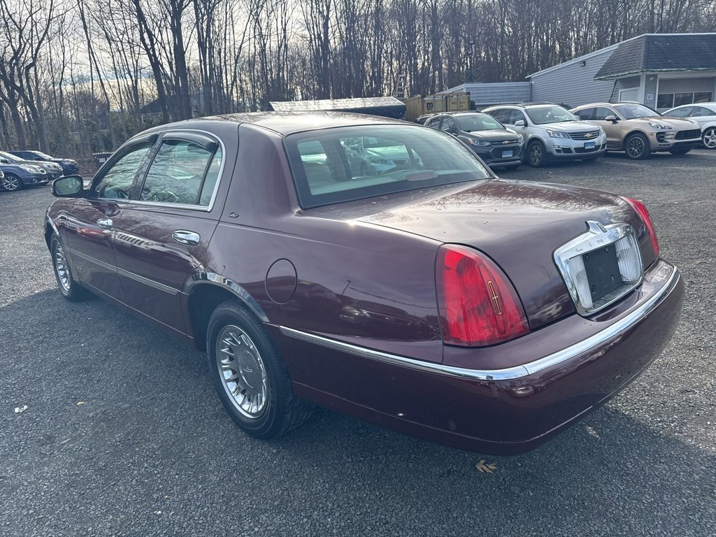Used 2000 Lincoln Town Car Cartier image 16