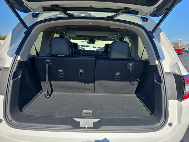 New 2025 Honda Pilot Touring image 12