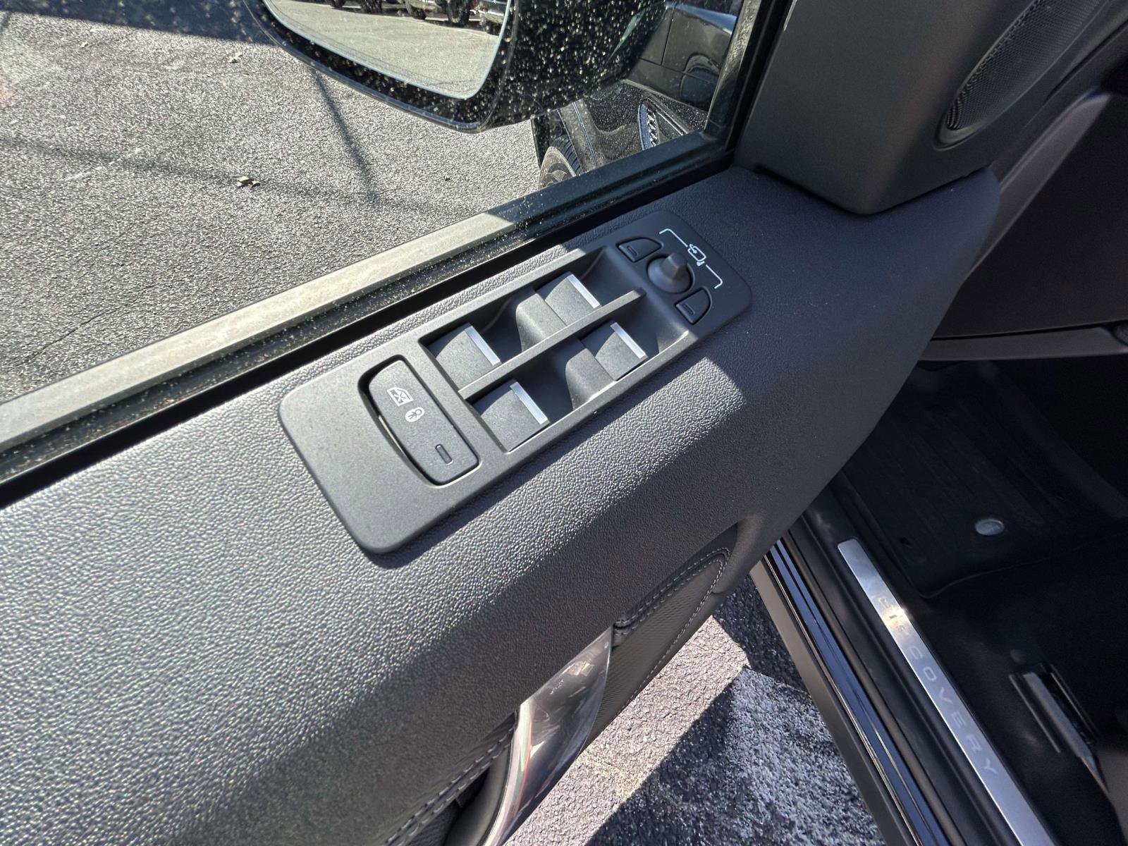 Used 2025 Land Rover Discovery Sport Dynamic SE image 20