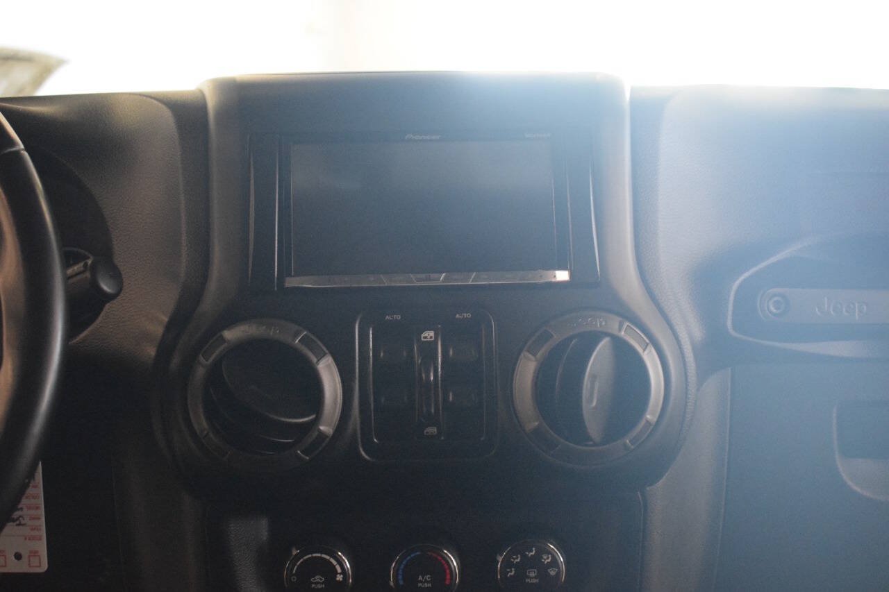 Used 2016 Jeep Wrangler Unlimited Sport w/ Quick Order Package 24S AWD/4WD image 18
