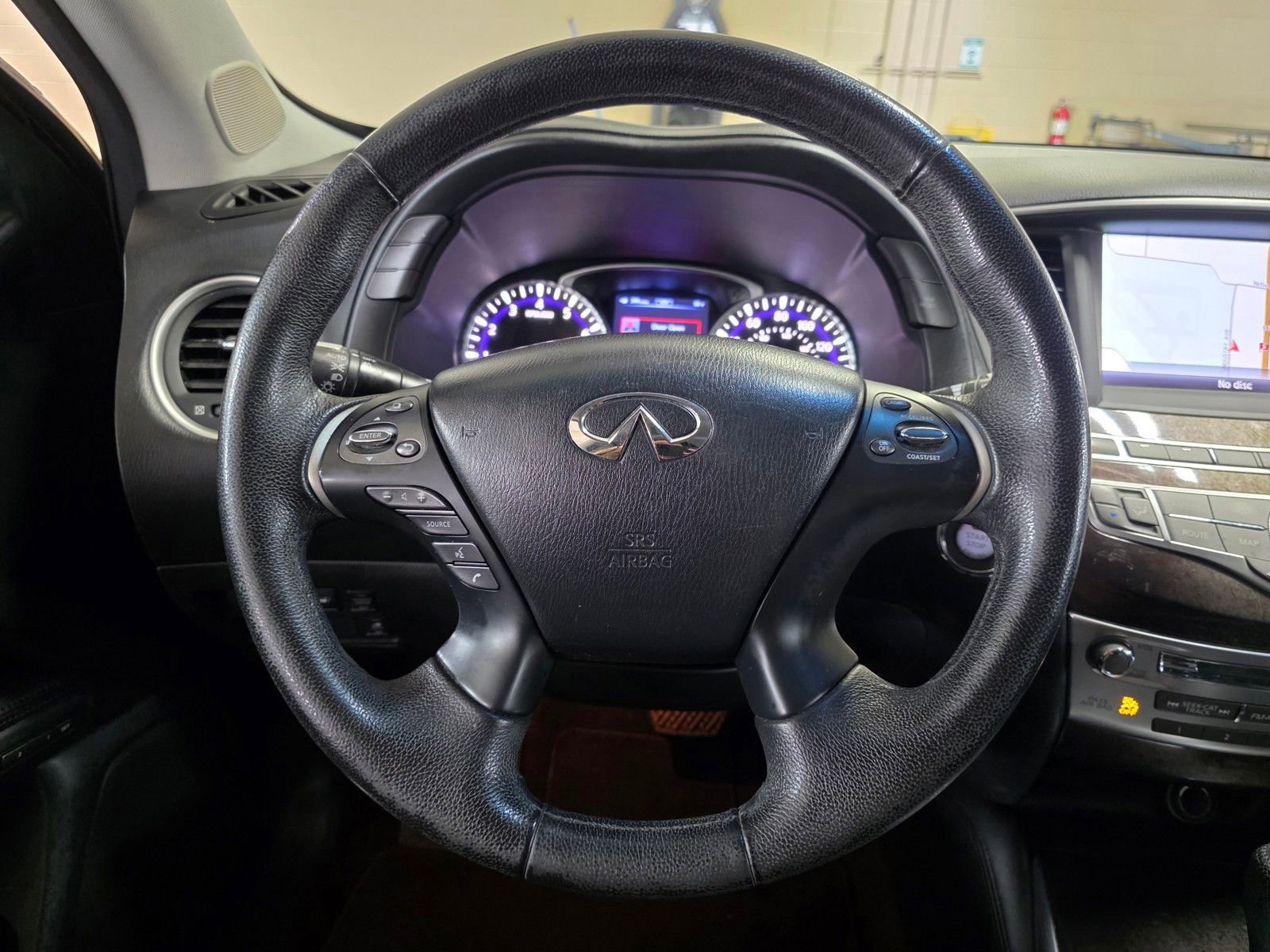 Used 2013 INFINITI JX35 FWD w/ Premium Pkg image 32