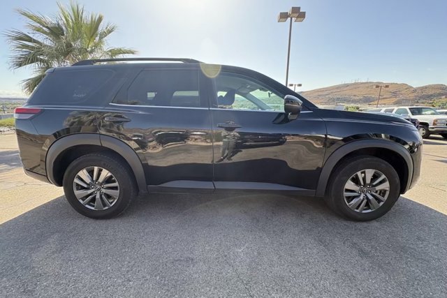 Used 2024 Nissan Pathfinder SV AWD/4WD image 6