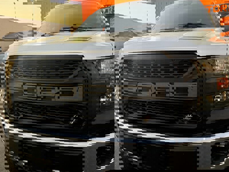 Used 2015 Ford F150 XLT image 5