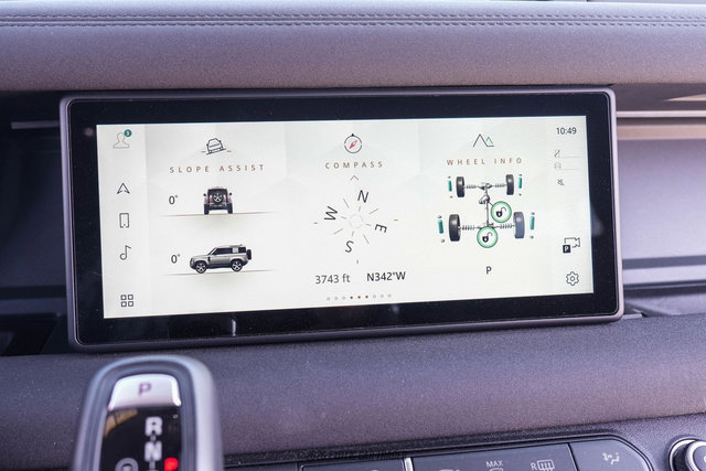 Used 2023 Land Rover Defender 90 X-Dynamic SE image 46