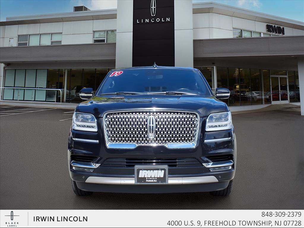 Used 2019 Lincoln Navigator Reserve image 3