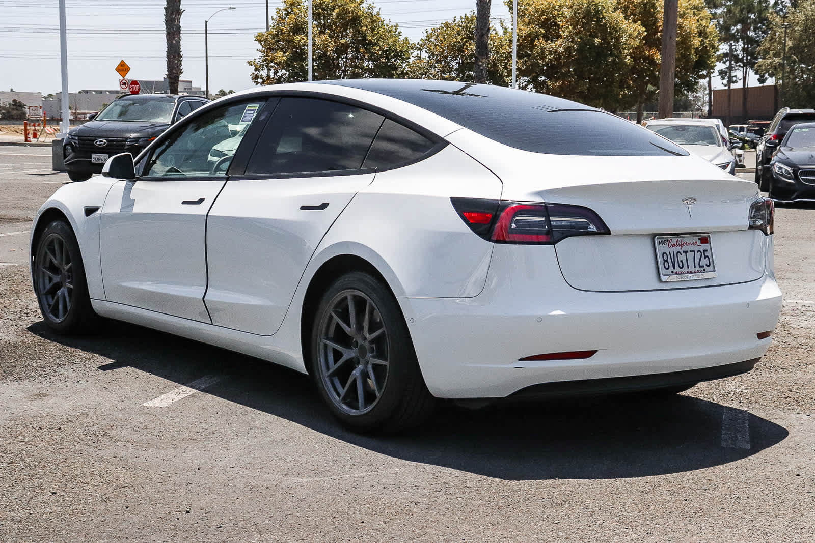 Used 2021 Tesla Model 3 Standard Range Plus RWD image 9