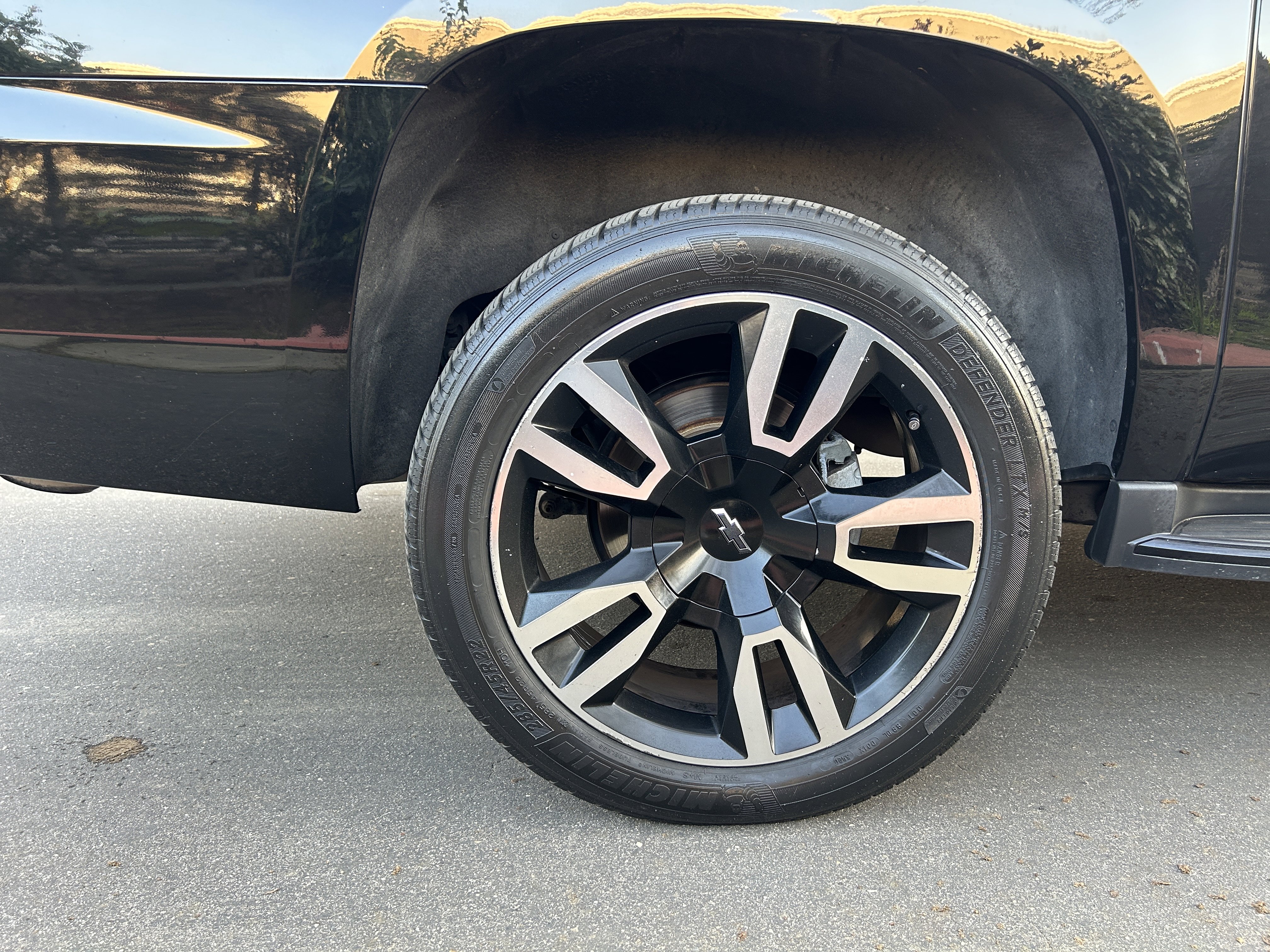 Used 2019 Chevrolet Suburban Premier image 42
