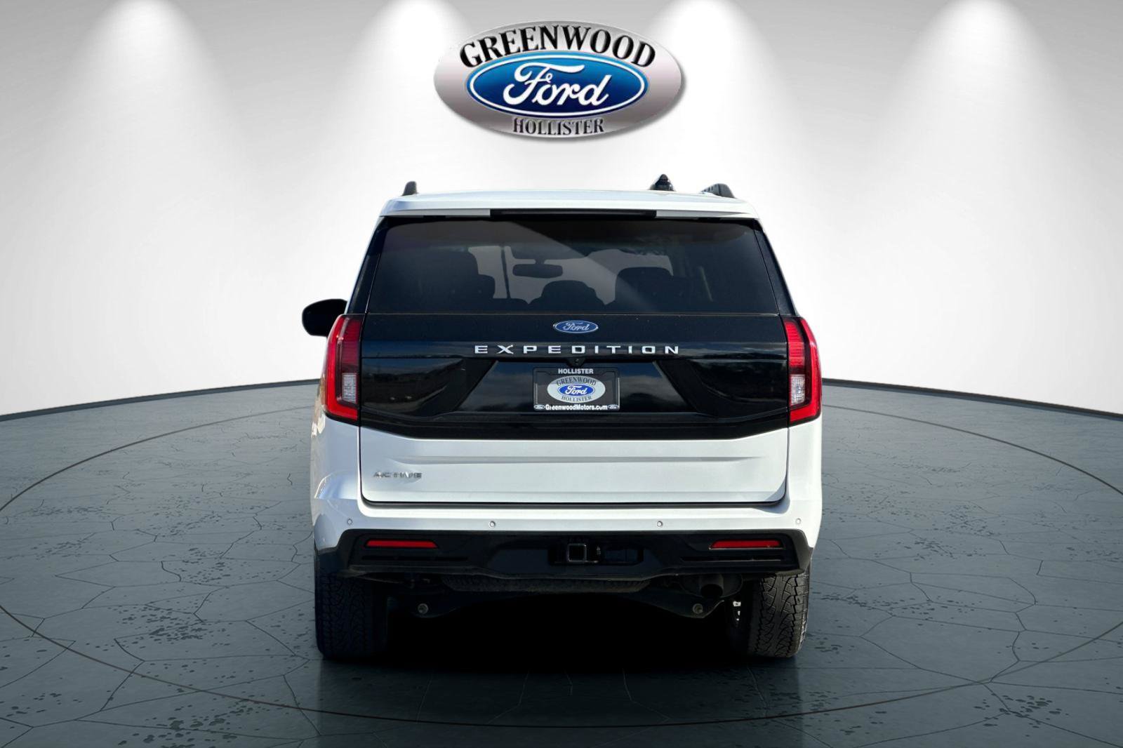 Used 2025 Ford Expedition Active AWD/4WD image 5