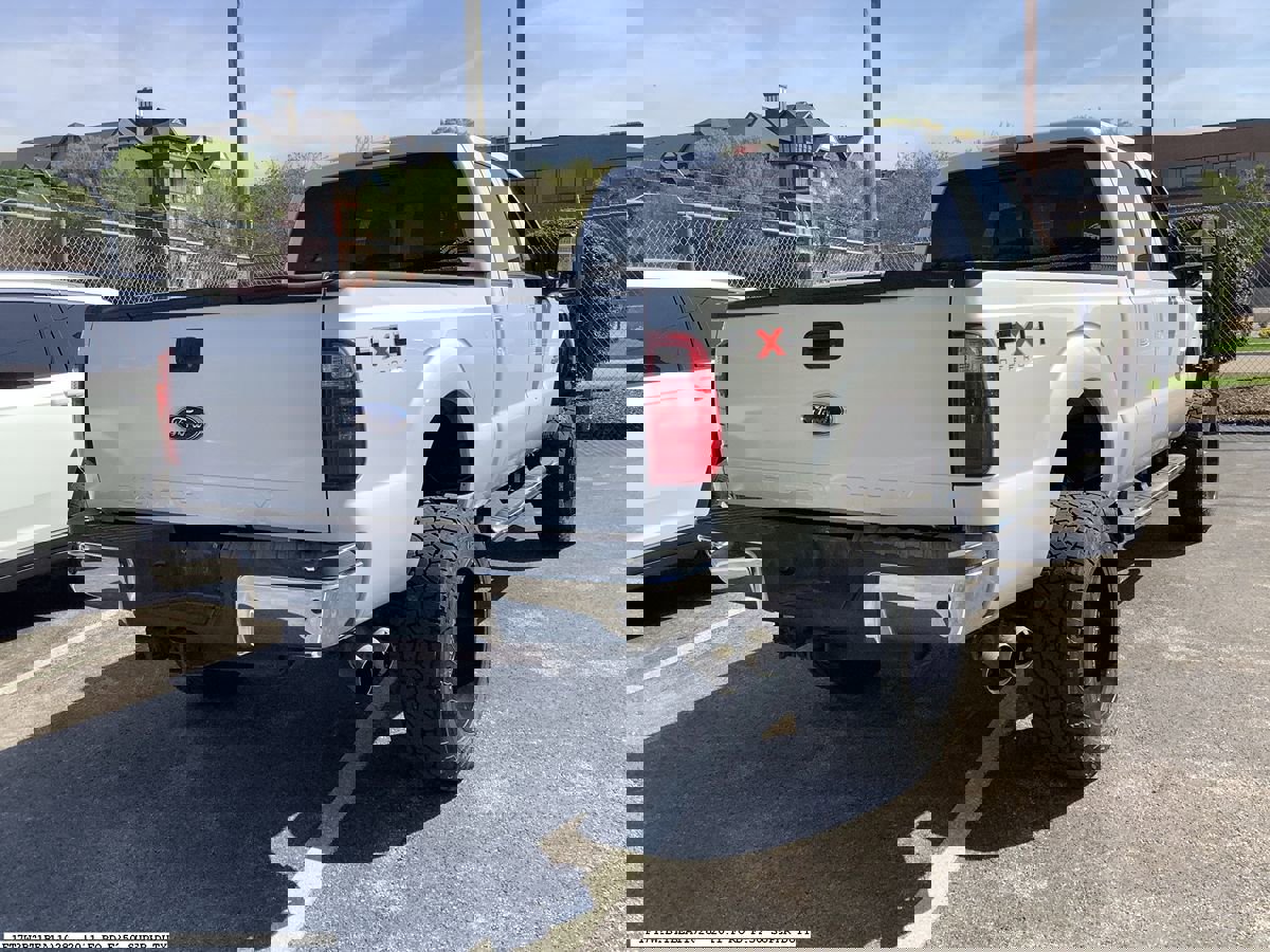 Used 2011 Ford F250 Lariat w/ Lariat Interior Pkg image 4