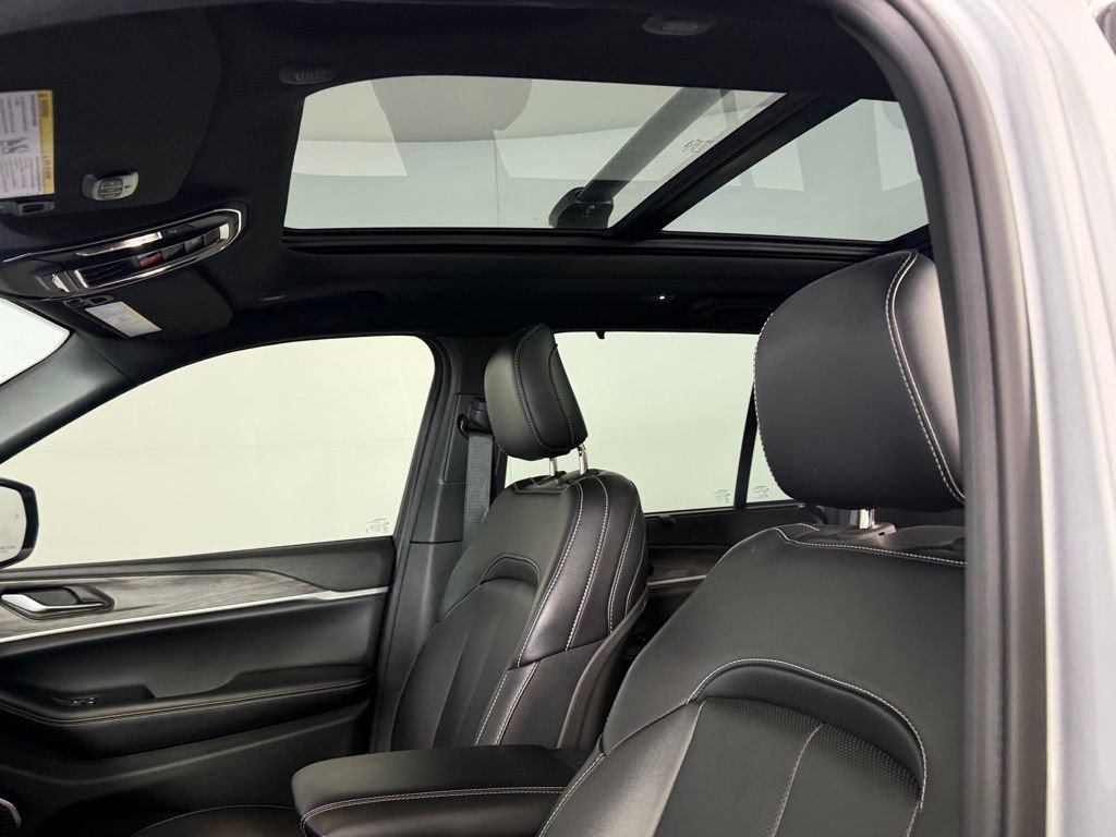 Used 2024 Jeep Grand Cherokee Limited 4xe w/ Luxury Tech Group II image 24