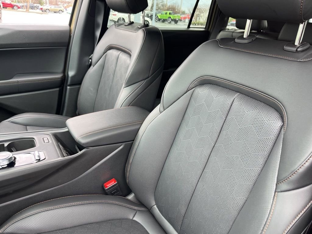 New 2026 Jeep Cherokee Overland image 4