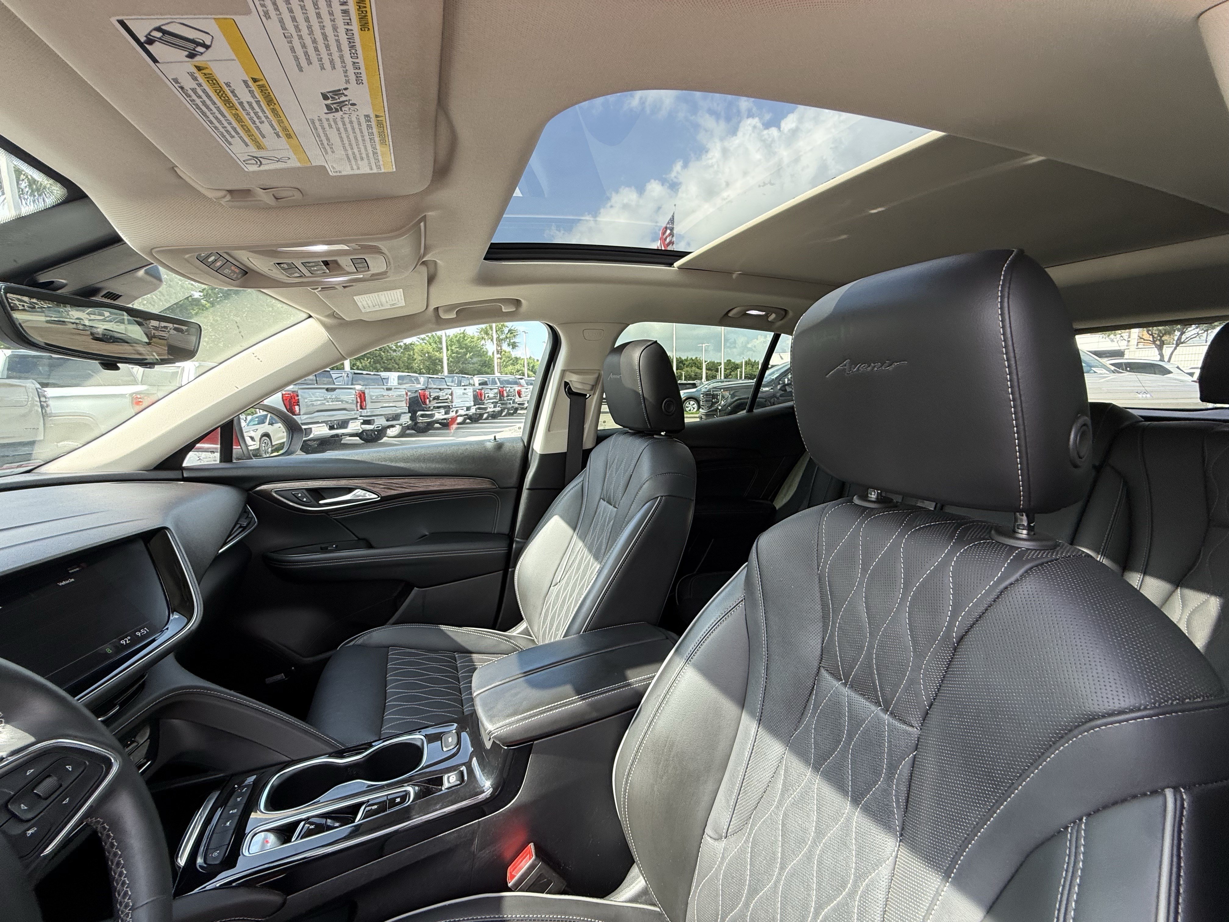 Used 2022 Buick Envision Avenir w/ Technology Package II FWD image 28