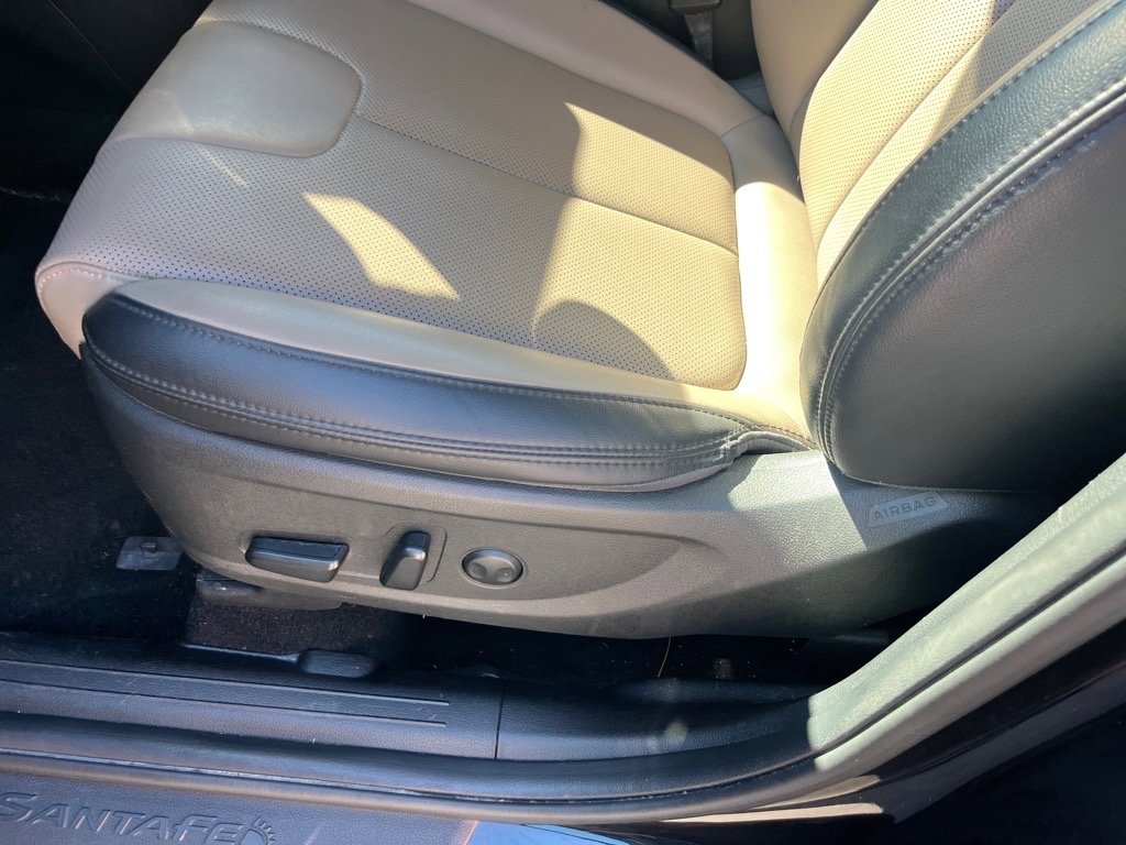 Used 2023 Hyundai Santa Fe SEL w/ Premium Package image 6